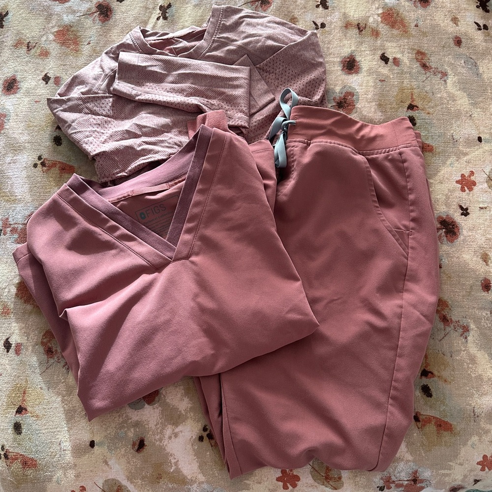 Figs Mauve set WITH underscrub!!